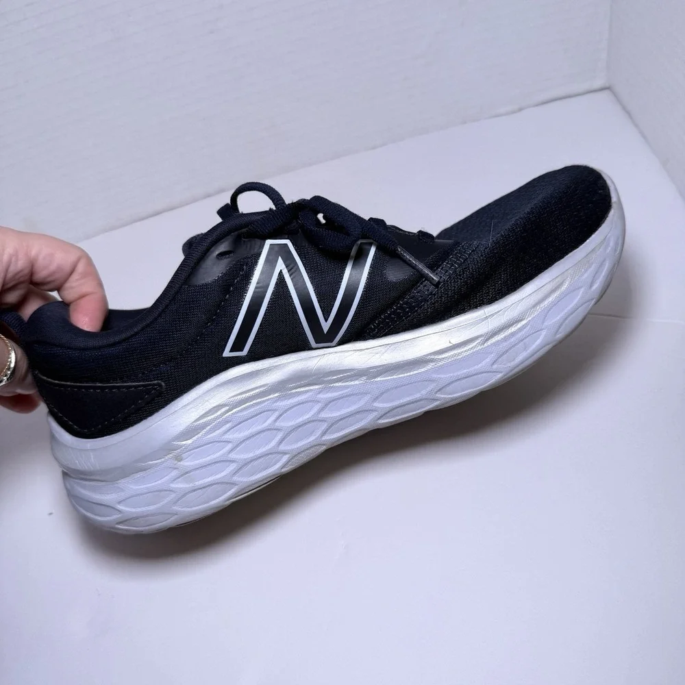 New Balance Women 's Eclipse/Magnetic Blue Running Shoe Fresh Foam Sz 8 WLTOLB1